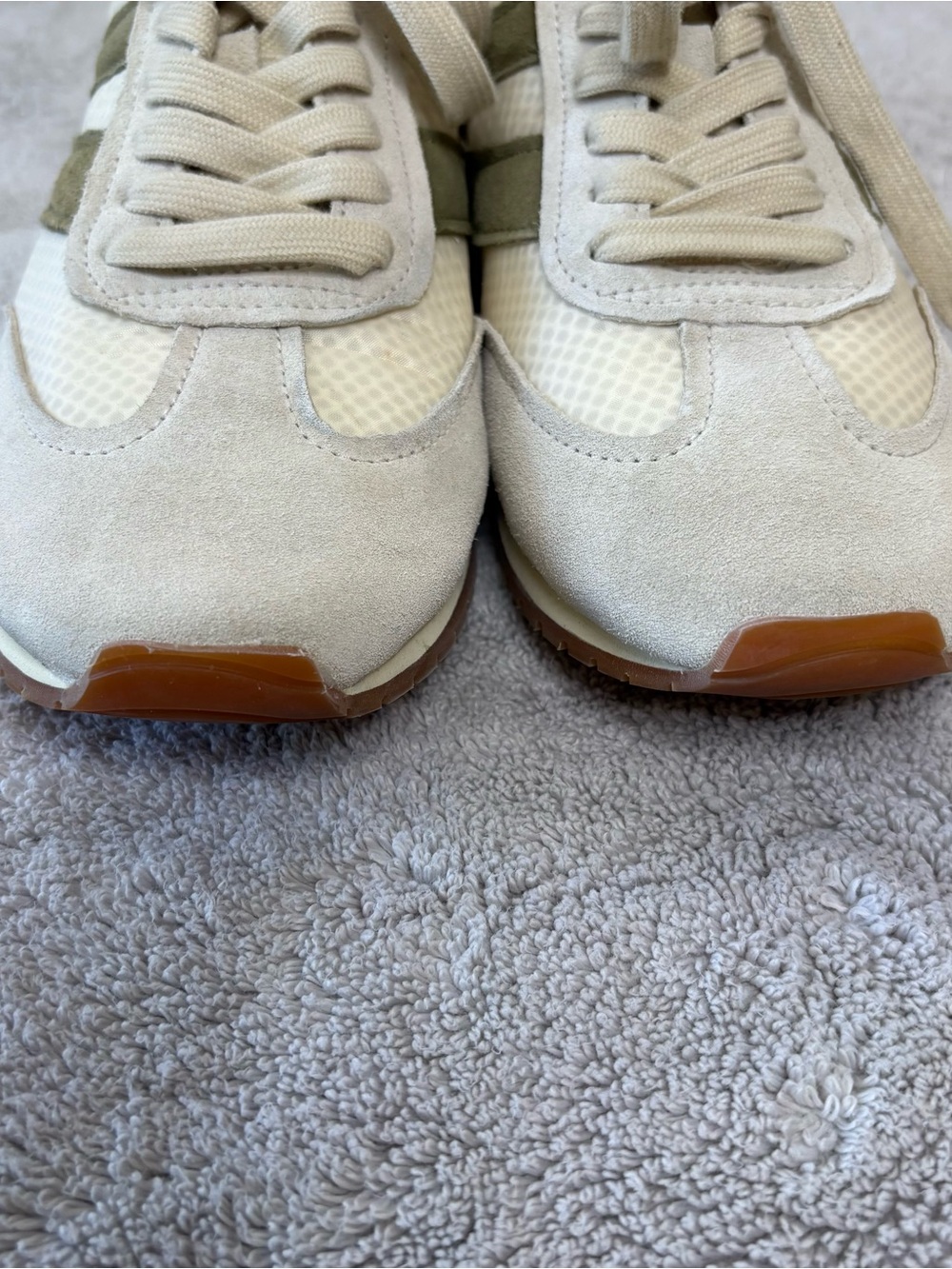 Vince Oasis Runner Sneaker Moonlight Loden Green Women’s size 7 - Picture 3 of 14